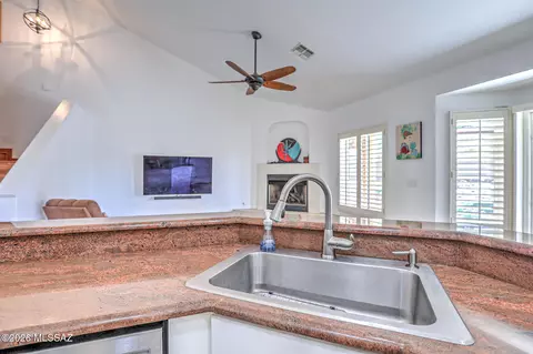 Kitchen - 9344 N Eaglestone Loop, Tucson, AZ 85742 photo 7 of 7
