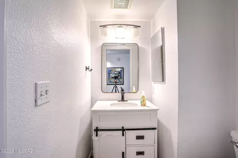 Bath - 9344 N Eaglestone Loop, Tucson, AZ 85742 photo 4 of 5