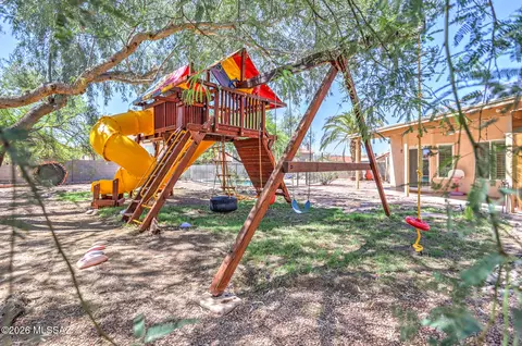 Exterior - 9344 N Eaglestone Loop, Tucson, AZ 85742 photo 5 of 10