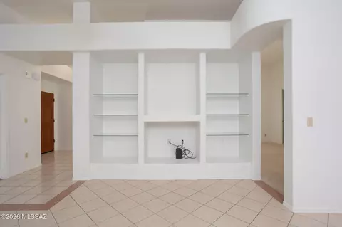 Living - 529 E Wagon Bluff Dr, Tucson, AZ 85704 photo 6 of 6