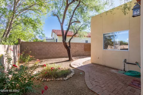 Exterior - 529 E Wagon Bluff Dr, Tucson, AZ 85704 photo 7 of 11