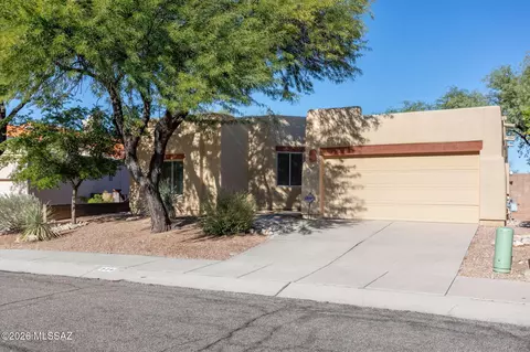 Exterior - 529 E Wagon Bluff Dr, Tucson, AZ 85704 photo 2 of 11