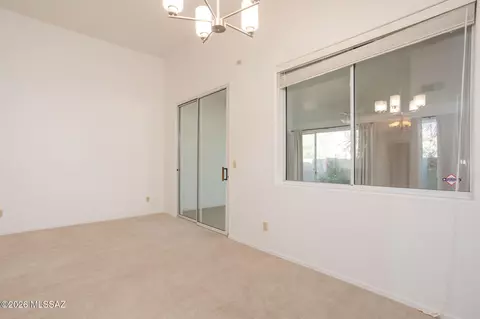 Dining - 529 E Wagon Bluff Dr, Tucson, AZ 85704 photo 2 of 3
