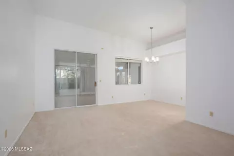 Living - 529 E Wagon Bluff Dr, Tucson, AZ 85704 photo 2 of 6