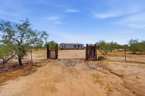 8690 S Marstellar Rd, Tucson, AZ 85736