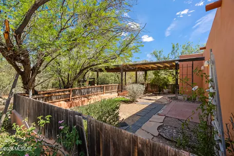 4972 N Siesta Dr, Tucson, AZ 85750
