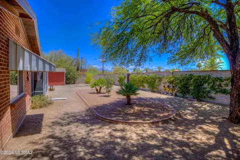 Exterior - 5738 E 7th St, Tucson, AZ 85711 photo 9 of 11