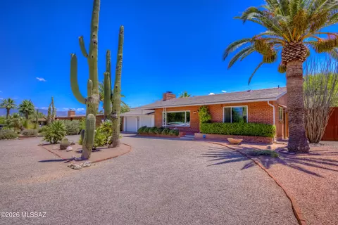 5738 E 7th St, Tucson, AZ 85711