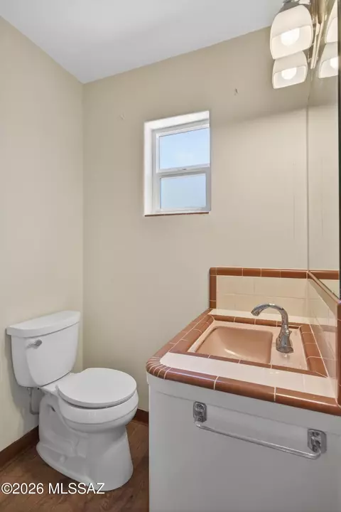 Bath - 5738 E 7th St, Tucson, AZ 85711 photo 3 of 5