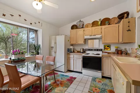 Kitchen - 12220 E 5th St, Tucson, AZ 85748 photo 4 of 5