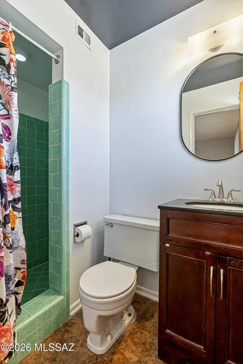 Bath - 4727 E Hampton St, Tucson, AZ 85712 photo 1 of 2