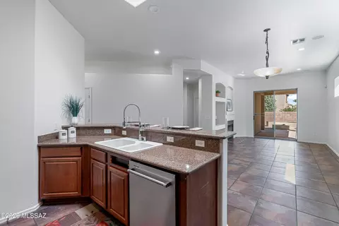 Kitchen - 13443 E Ace High Dr, Vail, AZ 85641 photo 4 of 4