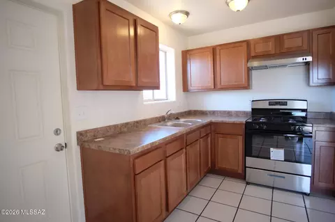 Kitchen - 345 E Delta Rd, Tucson, AZ 85706 photo 3 of 4