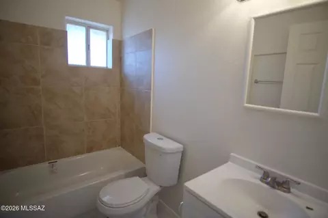 Bath - 345 E Delta Rd, Tucson, AZ 85706 photo 3 of 3