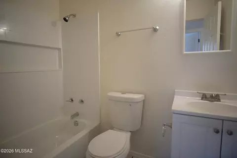 Bath - 345 E Delta Rd, Tucson, AZ 85706 photo 1 of 3