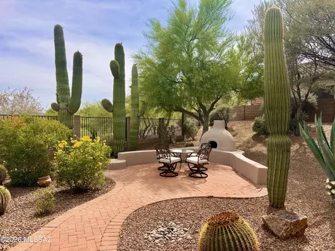 2425 W Tortolita Bluffs Dr, Tucson, AZ 85742