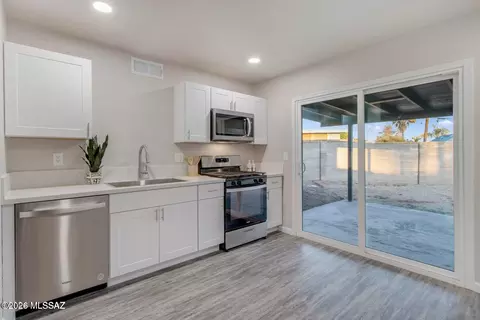 Kitchen - 8202 E Kenyon Dr, Tucson, AZ 85710 photo 1 of 2