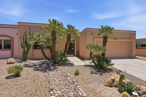 8030 N Casas Cameo, Tucson, AZ 85742