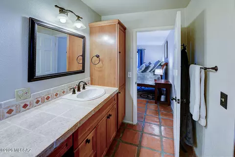Bath - 6036 E Paseo Cimarron, Tucson, AZ 85750 photo 4 of 8