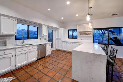 Kitchen - 6036 E Paseo Cimarron, Tucson, AZ 85750 photo 1 of 4