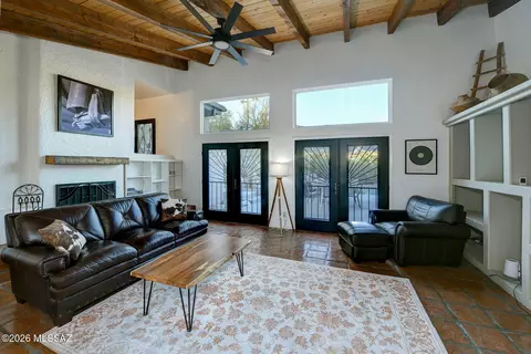 Living - 6036 E Paseo Cimarron, Tucson, AZ 85750 photo 2 of 3