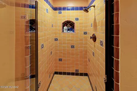 Bath - 6036 E Paseo Cimarron, Tucson, AZ 85750 photo 7 of 8