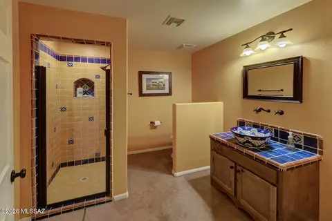 Bath - 6036 E Paseo Cimarron, Tucson, AZ 85750 photo 5 of 8
