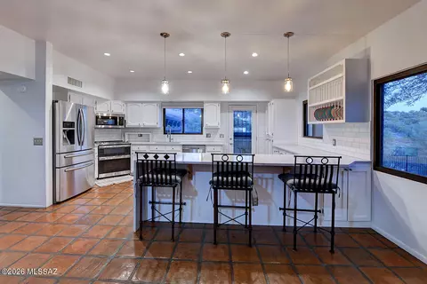Kitchen - 6036 E Paseo Cimarron, Tucson, AZ 85750 photo 4 of 4