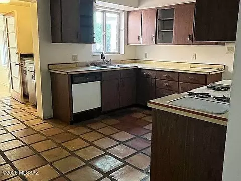 2238 E 9th St, Tucson, AZ 85719 photo 2