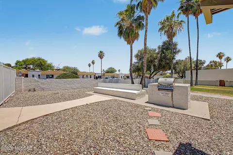 Exterior - 660 E River Rd #H, Tucson, AZ 85704 photo 15 of 16