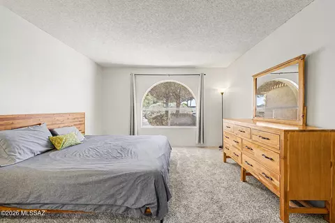 Bedroom - 660 E River Rd #H, Tucson, AZ 85704 photo 3 of 7