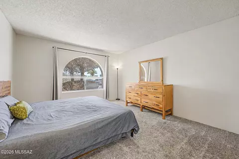 Bedroom - 660 E River Rd #H, Tucson, AZ 85704 photo 4 of 7