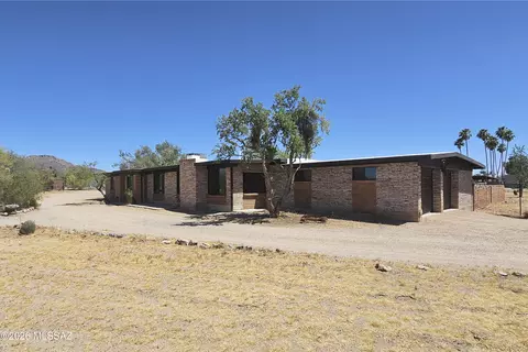 12701 W Well Pump Dr, Tucson, AZ 85743