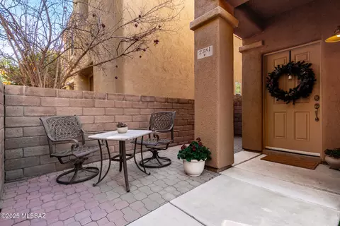 2381 E Autumn Flower Dr, Tucson, AZ 85718