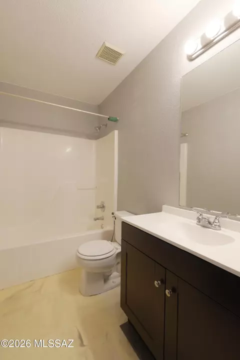 Bath - 7034 E Mitchell Flyer Rd, Tucson, AZ 85730 photo 1 of 3