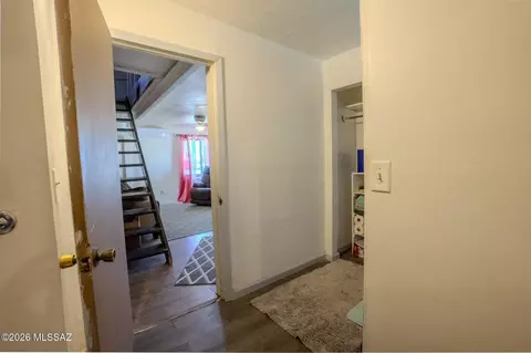 Entry Way - 406 S Arizona Ave, Willcox, AZ 85643 photo 1 of 2