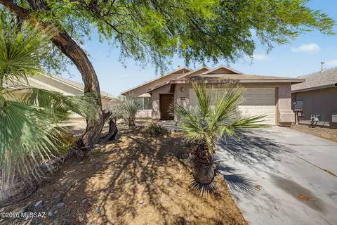 2036 S St Michael Dr, Tucson, AZ 85713
