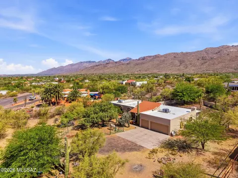 11201 E Via Madre St, Tucson, AZ 85749