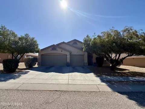 10752 S Bear Table Tank Dr, Vail, AZ 85641