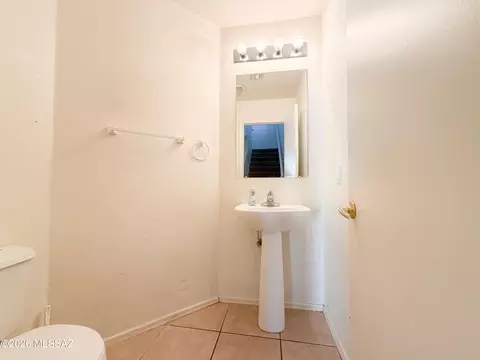 Bath - 5779 S Manta Ray Rd, Tucson, AZ 85706 photo 1 of 3