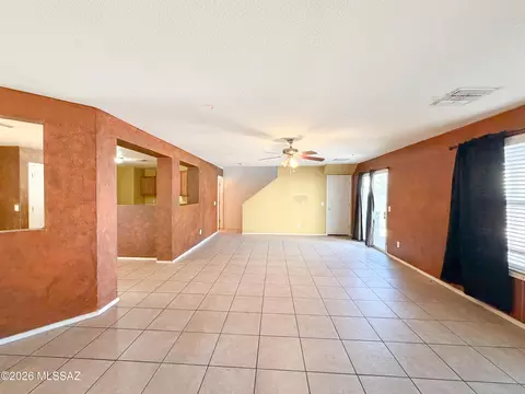 Living - 5779 S Manta Ray Rd, Tucson, AZ 85706 photo 2 of 3
