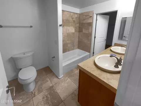 Bath - 2016 E River Rd #101, Tucson, AZ 85718 photo 1 of 2