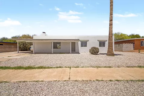 7627 E 42nd St, Tucson, AZ 85730