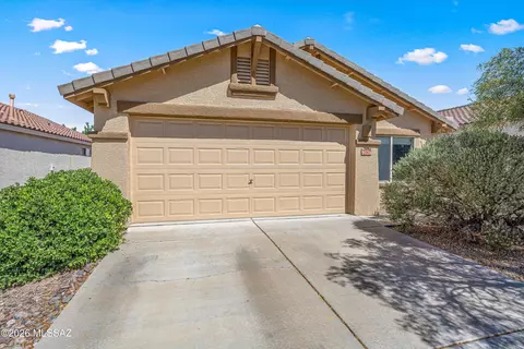 9026 N School Hill Dr, Tucson, AZ 85743