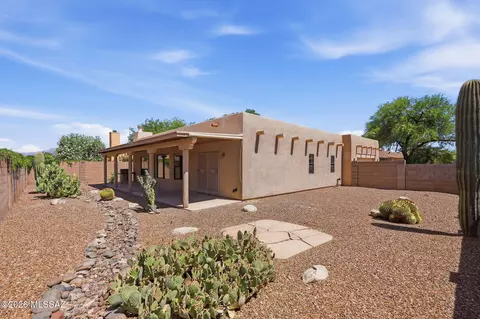 1610 N Debra Sue Pl, Tucson, AZ 85715