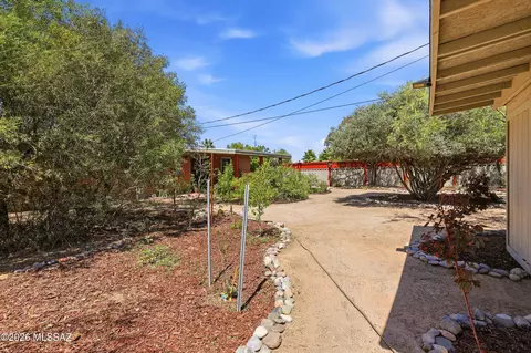 Exterior - 3372 E 24th St, Tucson, AZ 85713 photo 7 of 9