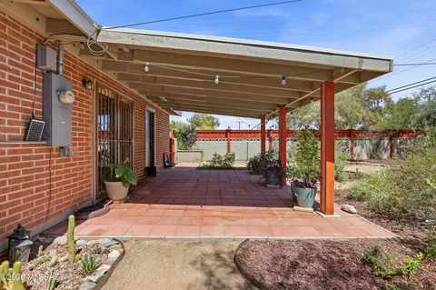 Exterior - 3372 E 24th St, Tucson, AZ 85713 photo 5 of 9