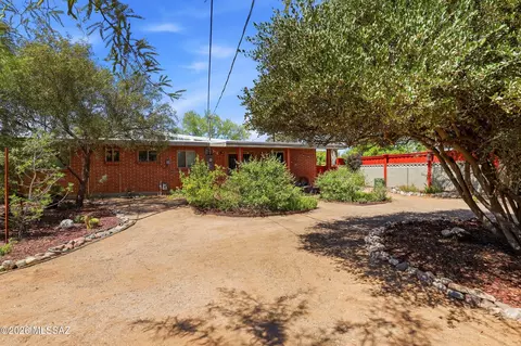 Exterior - 3372 E 24th St, Tucson, AZ 85713 photo 8 of 9