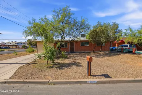 Exterior - 3372 E 24th St, Tucson, AZ 85713 photo 3 of 9