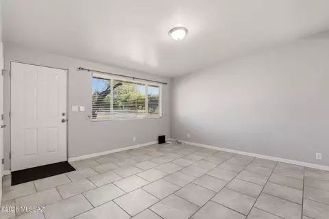 Living - 3372 E 24th St, Tucson, AZ 85713 photo 2 of 2